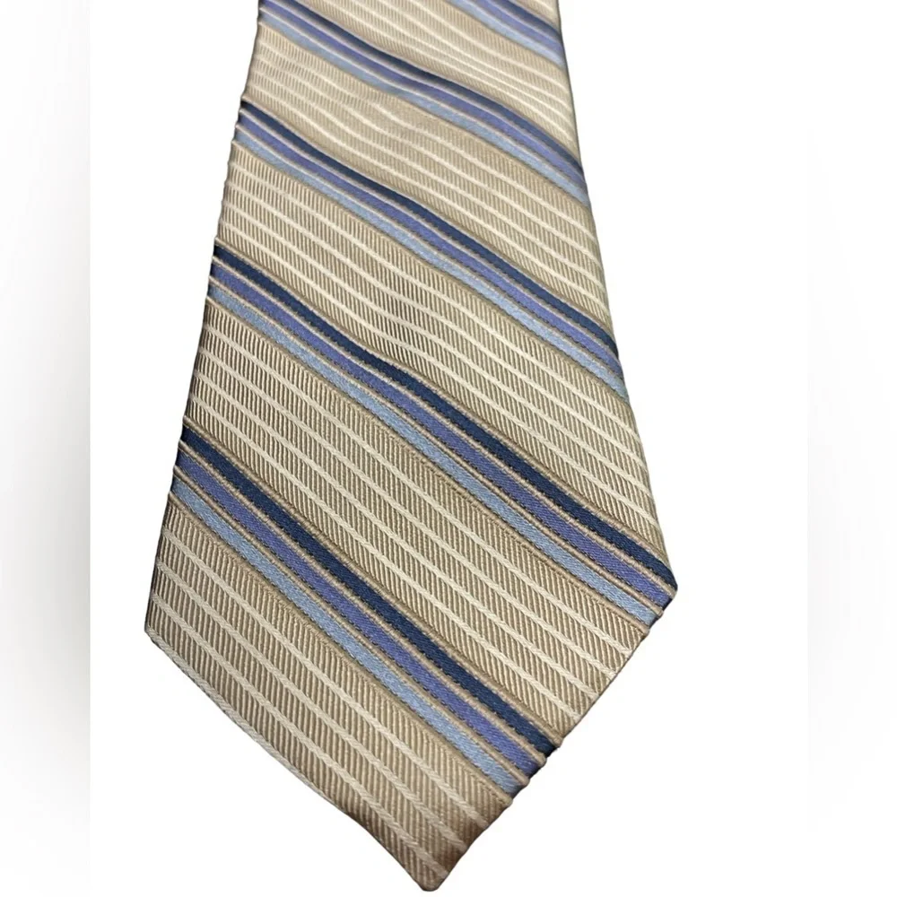 🔥👔FACONNABLE 100% silk tie. Tan with cream and blue stripes. Mint condition‼️